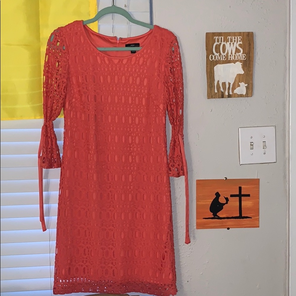 Quarter-sleeve dress